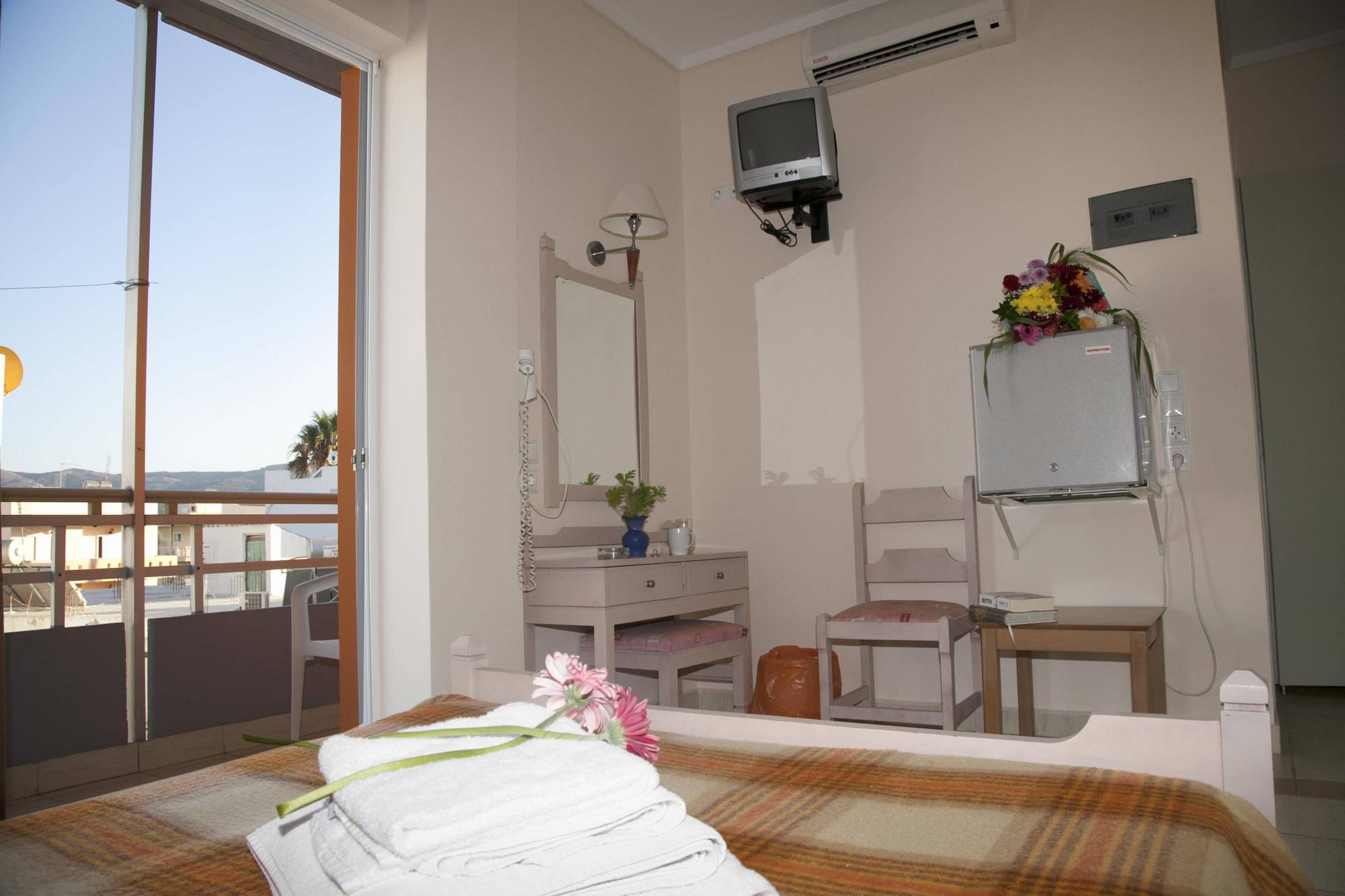 Theonia Hotel Кос Екстериор снимка